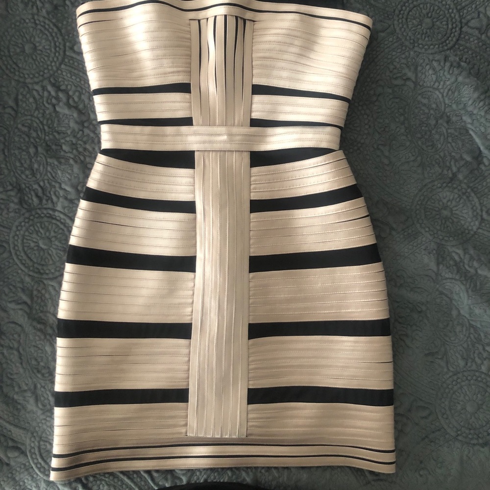 Dress - Picture 4 of 4
